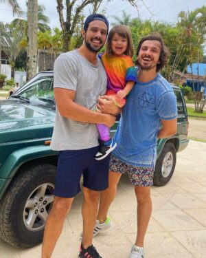 Sabrina Sato Instagram - E hoje é dia do meu amigo irmao @lucasscecilio 
E eu só posso agradecer a Deus de ter ele na minha vida e pedir pra proteger muito esse menino que tem um grande coração e é um pouquinho atrapalhado. Sou muito feliz de ter um cara tão lindo de verdade do meu lado. Te amo pra sempre Lu ♥️❤️