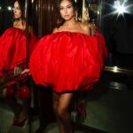 Sabrina Sato Instagram - E a cereja do bolo ta pronta pra entregar um reality cheio de amor pra vocês! #LetLove pra você maratonar no @globoplay e todos os dias às 22:30 no @multishow! ♥️🍒 Copacabana Palace, A Belmond Hotel