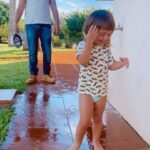 Sabrina Sato Instagram - Dia 12 de novembro é uma data muito especial na minha vida pq foi quando ganhei o meu irmão. Meu irmão caçula (apesar da pouca diferença de idade) cuidava dele na infância como um filho, levava ele até no colo na perua da escola. E nós sempre fomos grudados. Cuido dele e ele de mim, e é assim desde criança e vai ser assim pra sempre. O karin se preocupa com a família toda, quer o bem de todos... E como bom escorpião, defende quem ama pra sempre, pq ama demais, se entrega pq é intenso e é forte pq é de verdade. Meu irmão, te admiro tanto e te amo pra sempre. O Arthurzinho tem sorte de ter este grande pai com ele pra ama-lo, protege-lo e ensina-lo. Um grande exemplo de ser humano, de irmao, pai, filho! Te amamos muito, tio Karin! Pra sempre! Feliz aniversario. 🥰❤️👏🏽😍😘