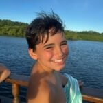 Sabrina Sato Instagram - Fefe, hoje vc completa uma década de vida! 10 anos que vc transformou a vida da nossa família pra sempre. E não foi apenas por ser o primeiro e tão esperado neto, sobrinho e filho, mas pq vc já chegou arrancando sorrisos, unindo ainda mais a família e preenchendo de amor com sua alegria, luz e energia (e como tem energia, viu! hehehe). Tenho muito orgulho do menino do bem que vc é. Da sua generosidade, do seu carinho, cuidado e paciência com a Zozo, Manu e seus amigos. Vc é um menino especial e quero que saiba que a tia vai estar sempre aqui por vc, pra hora que precisar. Te amo como um filho! Comemore, brinque e sonhe muito meu sobrinho tão amado. 😍😘