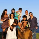 Sabrina Sato Instagram - Fefe, hoje vc completa uma década de vida! 10 anos que vc transformou a vida da nossa família pra sempre. E não foi apenas por ser o primeiro e tão esperado neto, sobrinho e filho, mas pq vc já chegou arrancando sorrisos, unindo ainda mais a família e preenchendo de amor com sua alegria, luz e energia (e como tem energia, viu! hehehe). Tenho muito orgulho do menino do bem que vc é. Da sua generosidade, do seu carinho, cuidado e paciência com a Zozo, Manu e seus amigos. Vc é um menino especial e quero que saiba que a tia vai estar sempre aqui por vc, pra hora que precisar. Te amo como um filho! Comemore, brinque e sonhe muito meu sobrinho tão amado. 😍😘