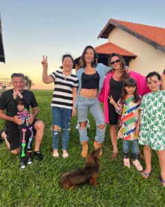 Sabrina Sato Instagram - Fefe, hoje vc completa uma década de vida! 10 anos que vc transformou a vida da nossa família pra sempre. E não foi apenas por ser o primeiro e tão esperado neto, sobrinho e filho, mas pq vc já chegou arrancando sorrisos, unindo ainda mais a família e preenchendo de amor com sua alegria, luz e energia (e como tem energia, viu! hehehe). Tenho muito orgulho do menino do bem que vc é. Da sua generosidade, do seu carinho, cuidado e paciência com a Zozo, Manu e seus amigos. Vc é um menino especial e quero que saiba que a tia vai estar sempre aqui por vc, pra hora que precisar. Te amo como um filho! Comemore, brinque e sonhe muito meu sobrinho tão amado. 😍😘