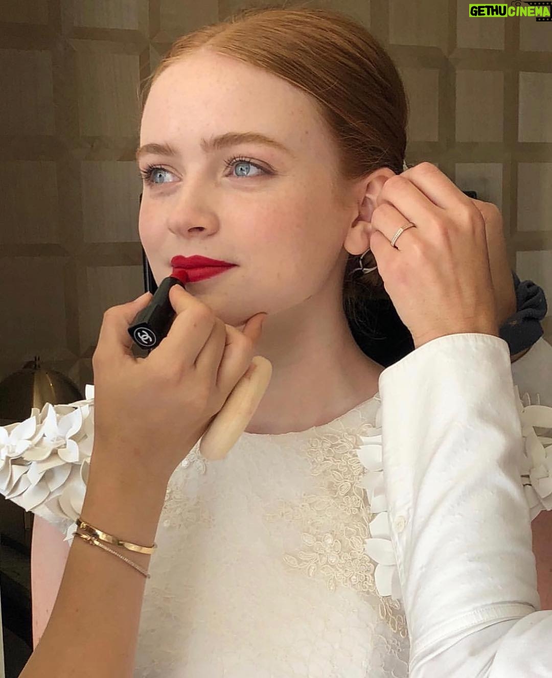Sadie Sink Instagram - A huge thank you to Molly, Rooney, Chrys, Lilly, Ryan, and Kayleen for making this look possible. My favorite yet❤️