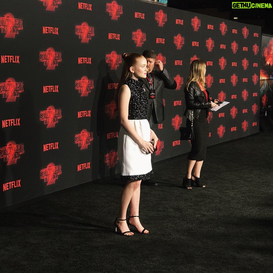 Sadie Sink Instagram - Season 2 is now on Netflix! Huge thank you to @chanelofficial @ryanrichman @kayleenmcadams and @mollyddickson ❤️ I can't wait for everyone to meet Max :)