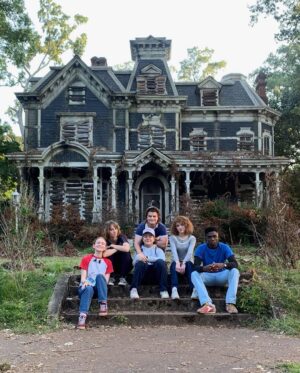 Sadie Sink Instagram - Stranger Things 4 is here! Congrats to the entire ST team ❤️ ENJOY!!