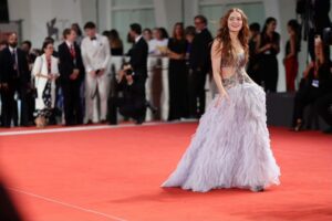 Sadie Sink Instagram - Last night’s premiere of The Whale at #VeniceFilmFestival 🖤