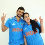 Sai Lokur Instagram - Mumma Daddy and Junior all set to cheer India... Chak de! You have all our support and best wishes. Bleed blue and get that trophy back home 💙 #india #indiaworldcup #worldcupfinal #worldcupfinal2023 #worldcupfever #indiancricketteam #bcci #indiancricket #indvsaus #cricketworldcup #cheerforindia #bleedblue #lehrado #chakdeindia #win