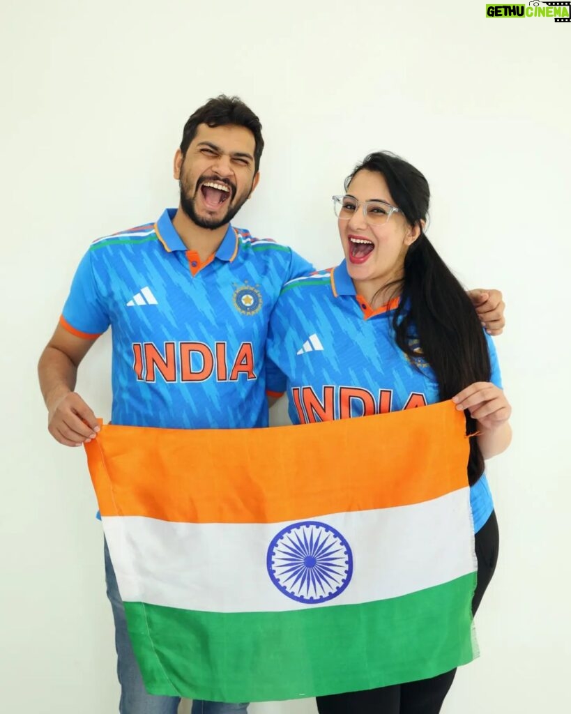Sai Lokur Instagram - Mumma Daddy and Junior all set to cheer India... Chak de! You have all our support and best wishes. Bleed blue and get that trophy back home 💙 #india #indiaworldcup #worldcupfinal #worldcupfinal2023 #worldcupfever #indiancricketteam #bcci #indiancricket #indvsaus #cricketworldcup #cheerforindia #bleedblue #lehrado #chakdeindia #win