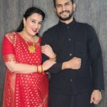 Sai Lokur Instagram - Mera Kala Ae Sardar Goreyan Nu Dafaa Karo 😅 That's me saying HE IS MINE MINE MINE ❤️ [Diwali look, Couple goals, Husband and wife, Recreating Ranbir Alia's look, Diwali bash, Love] #kalashahkala #diwalilook #couplegoals #couplereels #recreating #ranbiralia #diwalioutfit #couple #trendingreels #mine #loveforever #husbandandwife #husbandwifereels