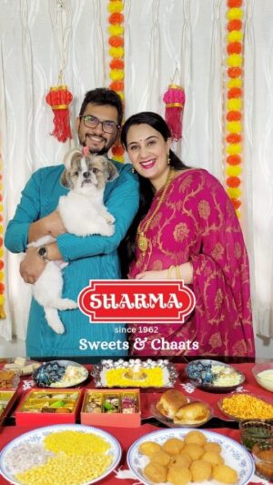 Sai Lokur Instagram - Diwali is incomplete with some Delightful feast so order some delicious sweets and Chaats this Diwali from SHARMA - Sweets and Chaats @sharma_belagavi and enjoy this festival with your friends and family 😍😋

A legendary brand of Belagavi serving some delicious sweets, kunda and lip-smacking chaats from past 60 years and continuing to do so to all the Namma Belagavi people 

Visit them and Shop now or you can bulk order online on +91 91167 17882. 

Location: Kirloskar Road, Near Bogarves Circle.

You can also find them on delivery apps like Zomato and Swiggy. 

Wishing you all a very Happy Diwali. #sharmabelagavi @sharma_belagavi
.
.
.
.
#Diwali2023 #DiwaliSweets  #Belgaumfood #Belgaum #Sharmabelgaum #sharmasweets #belagavi #diwalispecial #kundanagari #Belgaumites