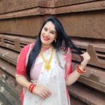 Sai Lokur Instagram - All decked up for Durga Pooja 😇 #durga #durgapooja #ambemaa #jaimatadi #maataji #navratri #maadurga #aigirinandini #trendingreels #trendingsongs #navratrireels #bengaligirl #bengalisaree #durgapuja #bhavani #aai #mahalakshmi