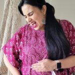 Sai Lokur Instagram – My baby is already training for kick boxing in the womb 😅😅

Wearing this maternity kaftan from @momswardrobe2020

(Kick boxing, baby in womb, pregnancy, maternity, gender reveal, pregnancy pain, baby kicks, baby scan, girl or boy, mom to be, mom life)

#kickboxingreels #pregnancyreels #trending #momreels #babyreels #funnyreels #babyvideos #pregnancy #momlife #babyscan #genderreveal #babyshower #momtobe
