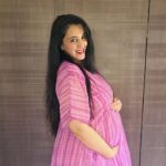Sai Lokur Instagram – This Mumma is a Happy Mumma ❤️

Flaunting this gorgeous kaftan from @momswardrobe2020

[Pregnant, pregnancy, pregnant woman, mom to be, maternity, maternity wear, pregnancydiary, maternity kaftan, pregnancy journal, pregnancy glow] 

#pregnancyreels #pregnant #reelsindia #trendingreels #momtobereels #momtobe #pregnancyjournal #pregnanyjourney
