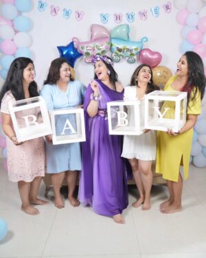 Sai Lokur Instagram - My Fairy-tale Baby Shower 🤰
I truly feel like a princess ❤️
And my dear friends made it so special for me...
#grateful 

Gown - @momswardrobe2020 
Jewelry - @mrugasart 

#babyshowerwithfriends  #maternityphotoshoot #babyshowerphotoshoot
#babyshower #babyshowerlook #babyshoweroutfit #babyshowergown #maternitygown #floraljewellery
#babyshowerjewellery #babyshowergown #maternityphotoshootideas
#princessdiaries #fairytale #purple #ombre #photoshootgowns