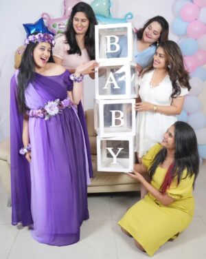 Sai Lokur Instagram - My Fairy-tale Baby Shower 🤰
I truly feel like a princess ❤️
And my dear friends made it so special for me...
#grateful 

Gown - @momswardrobe2020 
Jewelry - @mrugasart 

#babyshowerwithfriends  #maternityphotoshoot #babyshowerphotoshoot
#babyshower #babyshowerlook #babyshoweroutfit #babyshowergown #maternitygown #floraljewellery
#babyshowerjewellery #babyshowergown #maternityphotoshootideas
#princessdiaries #fairytale #purple #ombre #photoshootgowns
