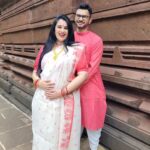 Sai Lokur Instagram – All decked up for Durga Pooja 😇

#durga #durgapooja #ambemaa #jaimatadi #maataji #navratri #maadurga #aigirinandini #trendingreels #trendingsongs #navratrireels #bengaligirl #bengalisaree #durgapuja #bhavani #aai #mahalakshmi #bengalicouple #husbandandwife #couplegoals