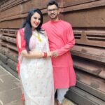 Sai Lokur Instagram – All decked up for Durga Pooja 😇

#durga #durgapooja #ambemaa #jaimatadi #maataji #navratri #maadurga #aigirinandini #trendingreels #trendingsongs #navratrireels #bengaligirl #bengalisaree #durgapuja #bhavani #aai #mahalakshmi #bengalicouple #husbandandwife #couplegoals