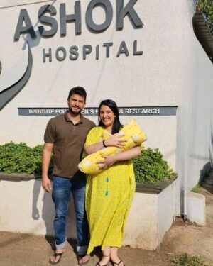 Sai Lokur Instagram - And we are coming home! 💖🧿

#homecoming #babygirl #babyarrival #cominghome #happyparents
