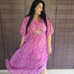 Sai Lokur Instagram – When your pregnancy glow is on point!

Flaunting this gorgeous kaftan from @momswardrobe2020

[Pregnant, pregnancy, pregnant woman, mom to be, maternity, maternity wear, pregnancydiary]

#pregnancyreels #pregnant #reelsindia #trendingreels #momtobereels #momtobe #pregnancyjournal #pregnanyjourney