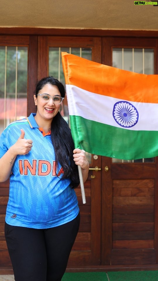 Sai Lokur Instagram - Indiaaaaa Indiaaaaa.... clap.clap.clap 😅 M sure most of u read this in a tone 😄 All set for the match. Chak de India.. You have all our support and best wishes. Bleed blue and get that trophy back home 💙 #india #indiaworldcup #worldcupfinal #indvsausfinal #cwc #cwc2023 #worldcupfinal2023 #worldcupfever #indiancricketteam #bcci #indiancricket #indvsaus #cricketworldcup #cheerforindia #bleedblue #lehrado #chakdeindia #win