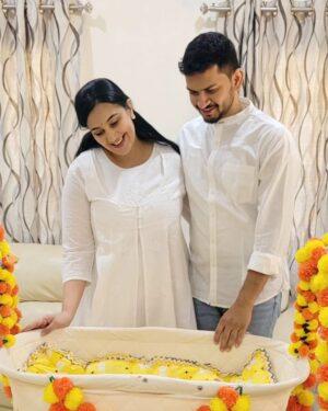 Sai Lokur Instagram - Happy and proud new parents😇❤️🧿

#babyroy #namingceremony #babygirl #princess #angel #babynamingceremony #babynames