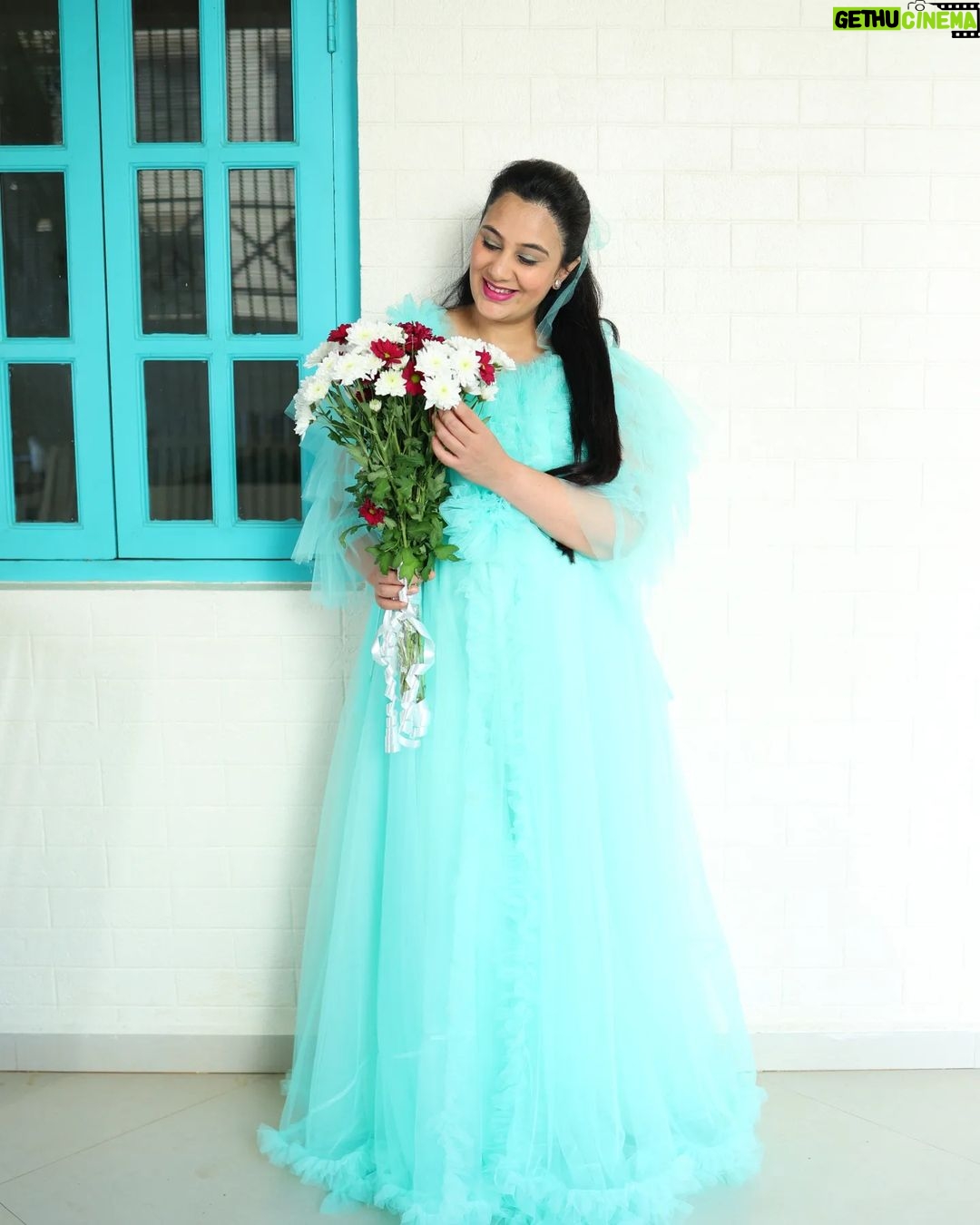 Sai Lokur Instagram - Straight out of a fairytale. Outfit - @fragrance_designs (Maternity photoshoot ideas outdoor, Maternity outfits, Maternity photoshoot gowns, girl or boy, gender reveal, swirl, mom to be, pregnancy photoshoot) #maternityphotography #maternityphotoshoot #maternityphotoshootideas #maternityclothing #maternityoutfit #maternityphotoshootindia
