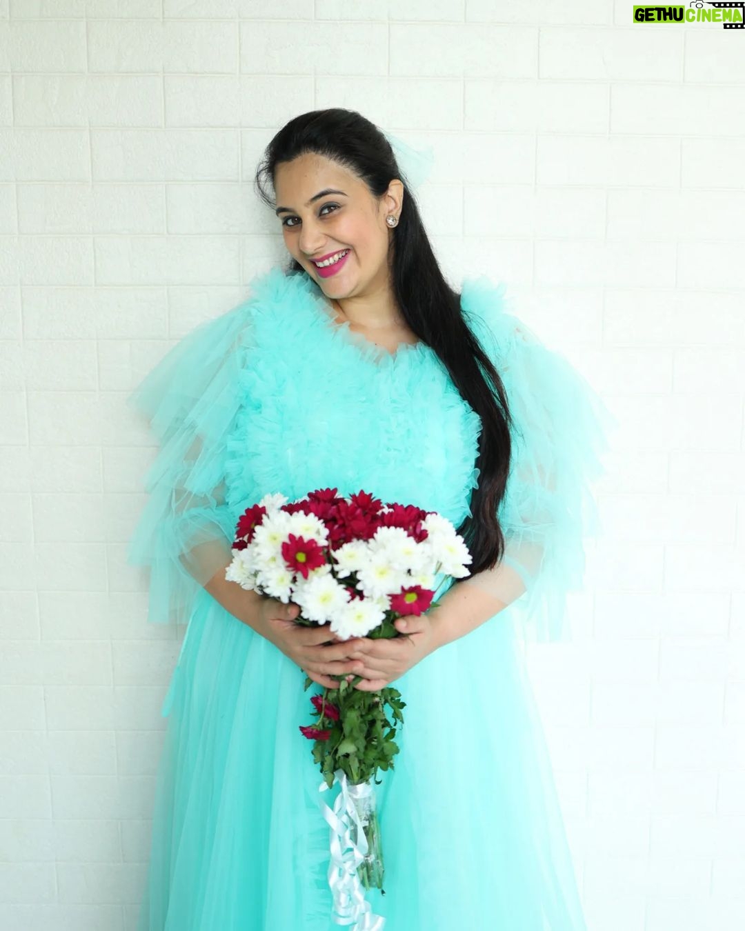Sai Lokur Instagram - Straight out of a fairytale. Outfit - @fragrance_designs (Maternity photoshoot ideas outdoor, Maternity outfits, Maternity photoshoot gowns, girl or boy, gender reveal, swirl, mom to be, pregnancy photoshoot) #maternityphotography #maternityphotoshoot #maternityphotoshootideas #maternityclothing #maternityoutfit #maternityphotoshootindia