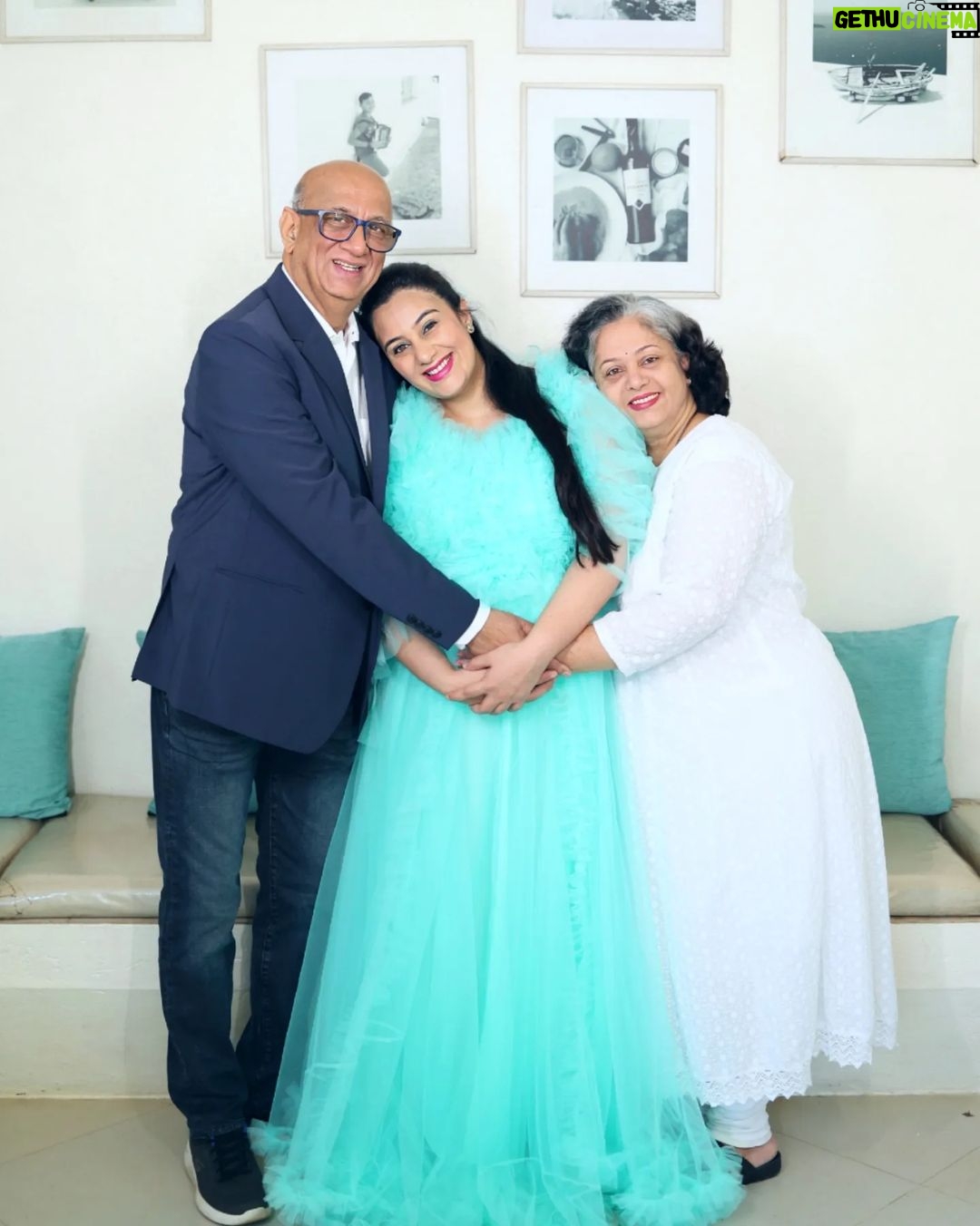 Sai Lokur Instagram - And finally the grandparents to be, have made an appearance on my social media in the last days of my pregnancy 😅 A super excited lot of family awaits your arrival Baby Roy! Your gonna be pampered and how❤ Cant wait to experience it all. #babyarrival #babyontheway #parentstobe #grandparentstobe #grandparents #babyprep #excitement #awaiting #maternityphotoshootindia #maternityphotoshootideas #maternityphotoshoot #maternity #photoshoot #photography #momtobe
