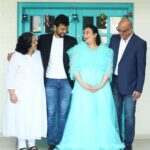 Sai Lokur Instagram - And finally the grandparents to be, have made an appearance on my social media in the last days of my pregnancy 😅 A super excited lot of family awaits your arrival Baby Roy! Your gonna be pampered and how❤ Cant wait to experience it all. #babyarrival #babyontheway #parentstobe #grandparentstobe #grandparents #babyprep #excitement #awaiting #maternityphotoshootindia #maternityphotoshootideas #maternityphotoshoot #maternity #photoshoot #photography #momtobe