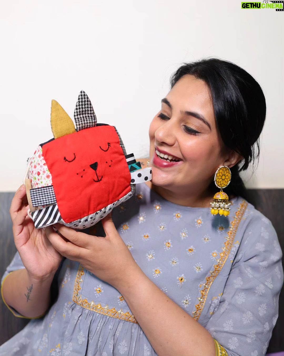 Sai Lokur Instagram - @jo_genii is India ka Apna Toy Bazaar. They aim to replace unsafe and toxic products from Indian market with Made in India toys. They want parents to find appropriate toys, games and books in Indian parent's budgets, but also match with kid's interests. Their curated products help reduce screen time for kids and also build skills for kids 0-14 years of age. (Newborn essentials, baby toys, baby books, pregnancy, baby prep, mom to be) #babyreels #babytoys #newbornessentials #babybooks #kids #kidstoys #montessori #montessoriactivity #stimulation #babydevelopment #pregnancylife #pregnancyreels #madeinindia #madeinindia🇮🇳