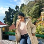 Sakshi Agarwal Instagram – Those happy moments🎄🎄
#darjeeling #holidays #sakshiagarwal #winterwear Darjeeling