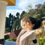 Sakshi Agarwal Instagram - Those happy moments🎄🎄 #darjeeling #holidays #sakshiagarwal #winterwear Darjeeling