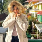 Sakshi Agarwal Instagram - Those happy moments🎄🎄 #darjeeling #holidays #sakshiagarwal #winterwear Darjeeling