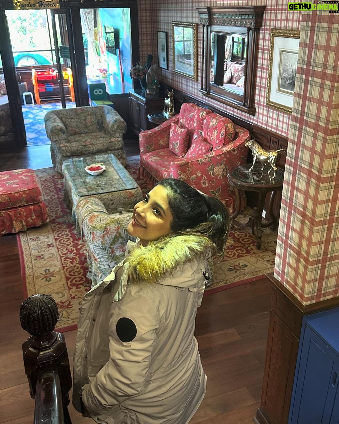 Sakshi Agarwal Instagram - Those happy moments🎄🎄 #darjeeling #holidays #sakshiagarwal #winterwear Darjeeling