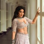 Sakshi Agarwal Instagram - ✨✨✨ . Hmua: @murugeshmakeup_hair @shalini_hairartist Location: @crowneplazachn Designer: @dvasabyabhi Jewellery : @challani_jewellery Pic: @prachuprashanth Crowne Plaza Chennai Adyar Park