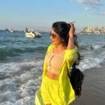 Sakshi Agarwal Instagram - Chasing the sun-kissed glow in vibrant Pattaya. ☀️ #PattayaAdventures . #pattaya #pattayathailand #holidays Renaissance Pattaya Resort & Spa
