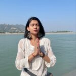 Sakshi Pradhan Instagram - Is it the New life? Blessing from above? #Maa 🏺♾️ Haridwar