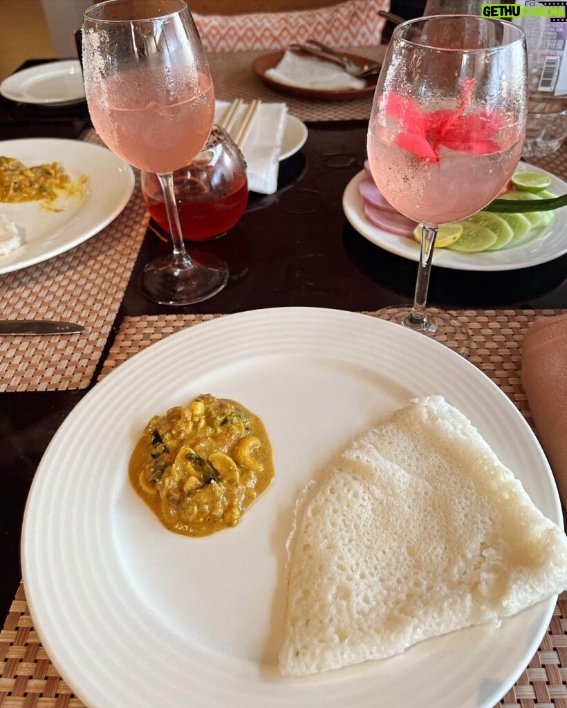 Sakshi Pradhan Instagram - Grateful to the @doubletreebyhiltongoapanaji - Goa for the warm welcome and impeccable hospitality. Thank you for hosting me and showing me around your beautiful space. The culinary experience was a delight – every dish served with perfection, and the cocktails were simply great! 🌟 #DoubleTreePanaji #Hospitality #Grateful" DoubleTree by Hilton Goa-Panaji