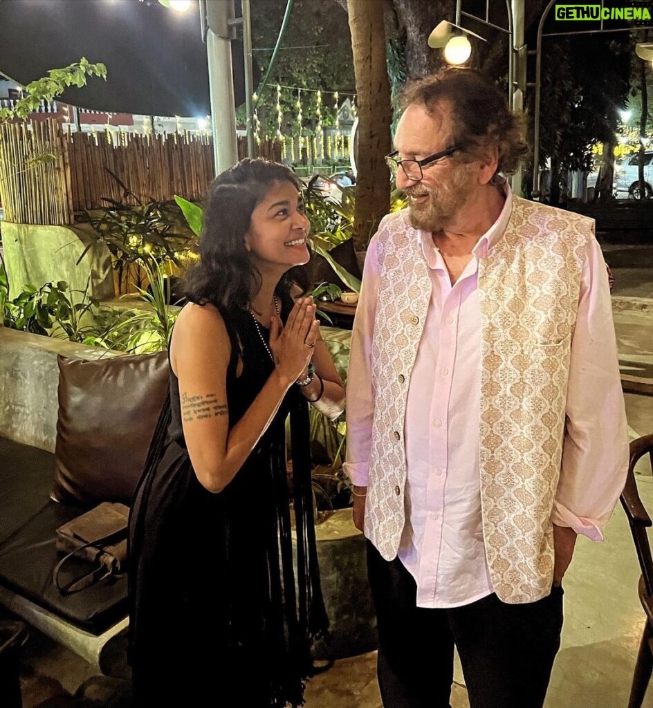 Sakshi Pradhan Instagram - "In the presence of the legendary Mr. @shekharkapur – a meeting that transcended mere admiration. His wisdom, warmth, and shared stories made this encounter a treasure trove of inspiration. A humble reminder that our journeys are woven with connections, and sometimes, dreams find their way into reality. Gratitude for the genuine moments that make life's reel truly unforgettable. #ShekharKapoor #InspiredEncounter #HumanTouch 🤝✨"🪬 #Love #Laugh #Conversations Film Bazaar