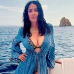 Salma Hayek Pinault Instagram - What’s wrong with Sunday blues? Azul!!! 💙💙💙