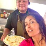 Salma Hayek Pinault Instagram - I found a chef from the town next to mine in La Paz, Baja California. Lucky me🍀 Viva Veracruz! Encontré a un chef de Minatitlán, que esta a 30 minutos de Coatzacoalcos, La Paz, Baja California. Que suertuda 🍀#soloveracruzesbello arriba los jarochos!!!!!