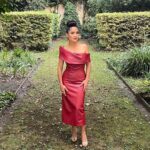Salma Hayek Pinault Instagram - ♥️Paris- Kering 10th anniversary dinner @kering_official Make-up: @wendyrowe Hair: @naokawakamihair Stylist: @rebeccacorbinmurray Dress, bag & earrings: @alexandermcqueen Ring: @boucheron Shoes: @jenniferchamandi