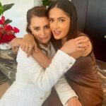 Salma Hayek Pinault Instagram - I’m so proud of you, my brilliant friend, for your outstanding performance in FERRARI. Your talent will never fail to amaze me. Here’s to you, my friend! 🥂 Estoy muy orgullosa de ti, mi brillante amiga, por tu destacada actuación en FERRARI. Tu talento nunca dejará de sorprenderme. ¡Brindemos por ti, amiga! 🥂 #PenelopeCruz Mandarin Oriental Residences, Beverly Hills