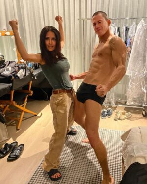 Salma Hayek Pinault Instagram - Those of us who didn't work out daily, kept their clothes on. Feliz cumpleaños @channingtatum #magicmike