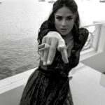 Salma Hayek Pinault Instagram - So much work goes into the Cannes Film Festival, from my friend @gregwilliamsphotography whos been photographing me since my first Cannes experience, or my girls from hair, make-up & nails @jennifer_yepez & @sofiatilbury @katewilliams0n who you could only appreciate their artistry if you had seen me when I woke up that day, or the @gucci team who brought me this stunning necklace that I chose just to learn that I wanted to save it for another occasion, to the 270 hours of hand sewing, 1,976,000 black sequins, and 2769 hours of hand embroidery that took to make my 15kg @balenciaga dress. El Festival de Cine de Cannes es mucho trabajo. Comenzando por amigo @gregwilliamsphotography, que me ha estado fotografiando desde mi primera experiencia en Cannes, o mis chicas de peluquería, clavos y maquillaje @jennifer_yepez y @sofiatilbury @katewilliams0n , cuyas habilidades artísticas solo podrían apreciarse si me hubieran visto cuando me desperté ese día, o el equipo de @gucci que me trajo el impresionante collar que escogi solo para enterarse de que quería guardarlo para otra ocasión, hasta las 270 horas de costura a mano, 1.976.000 lentejuelas negras y 2769 horas de bordado a mano que tomó hacer mi vestido @balenciaga de 15 kg.