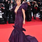 Salma Hayek Pinault Instagram - #aboutlastnight at the 76th annual Cannes Film Festival for the premiere of Killers Of The Flower Moon directed by @martinscorsese_ starring @leonardodicaprio, @lilygladstone & Robert de Niro. #Cannes2023 📸: @gersonlirio x @f2max & @gettyentertainment