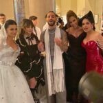 Salma Hayek Pinault Instagram - I dont know where @pascalispunk and @badbunnypr were. #latinopower No se donde se metieron #pedropascal y #badbunny. @metgalaofficial @voguemagazine