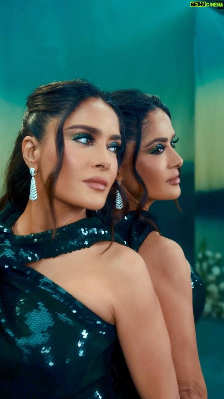 Salma Hayek Pinault Instagram - The 2023 @Baby2Baby Gala Presented By @PaulMitchell. Make-up: @sofiatilbury Hair: @jennifer_yepez Nails: @kimmiekyees Facial: @thebeautysandwich Styling: @rebeccacorbinmurray Dress: @newbottega by @matthieu_blazy Earring: @boucheron Ring: @Gucci