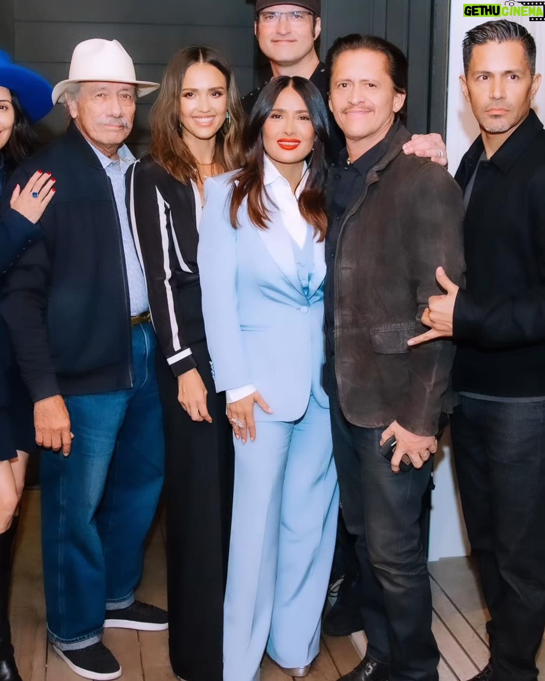 Salma Hayek Pinault Instagram - Thank you @jessicaalba, for a warm and intimate evening that united, connected, and celebrated the Latine and Hispanic community. I felt privileged to be invited and to be part of such a meaningful night. ❤️ Gracias, @jessicaalba, por una noche cálida e íntima que unió, conectó y celebró a la comunidad latina e hispana. Me sentí privilegiado de ser invitado y de ser parte de una noche tan significativa. ❤️