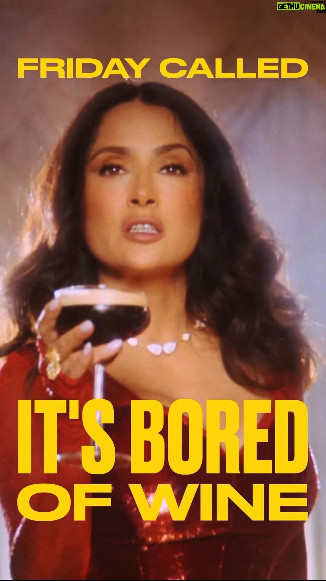 Salma Hayek Pinault Instagram - What’s iconic, delicious and from Veracruz? Not just me apparently. #Kahlúa #StirUp